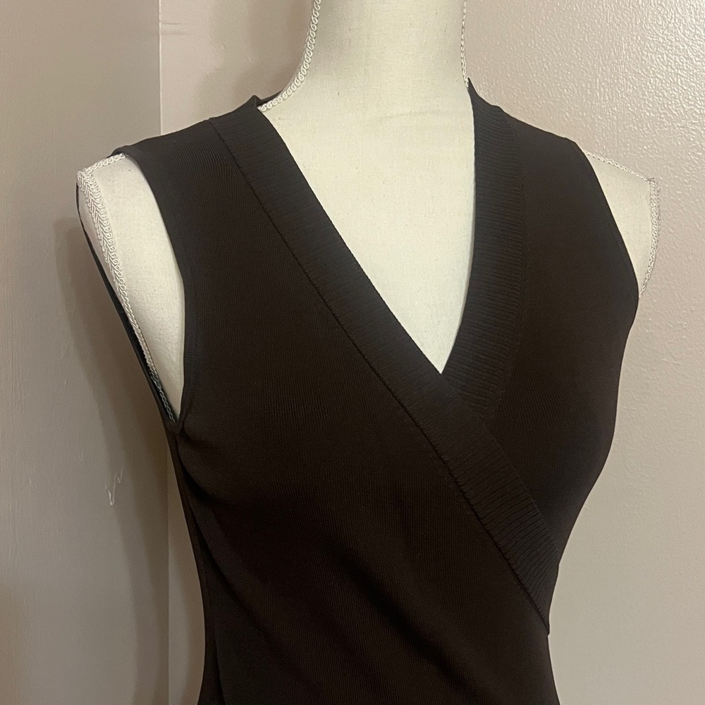 ⭐️ 2 for $15. Ann Taylor Loft Brown Sleeveless Wrap Vest Top - Picture 2 of 6